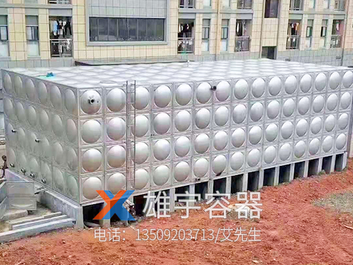 大（dà）型不鏽鋼水箱